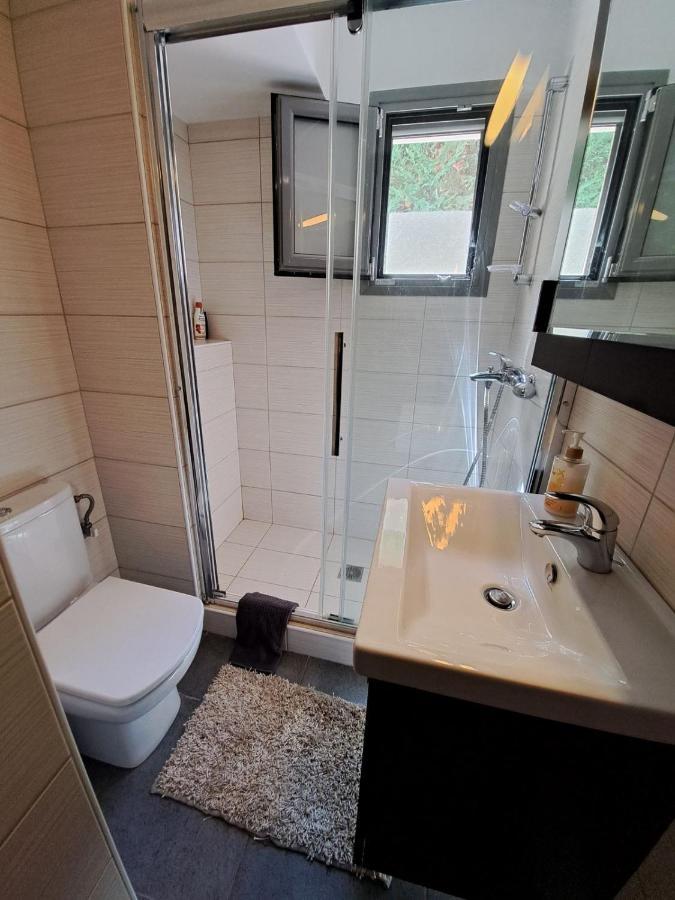 Apartmán Flat With Garden In Ioánnina Exteriér fotografie